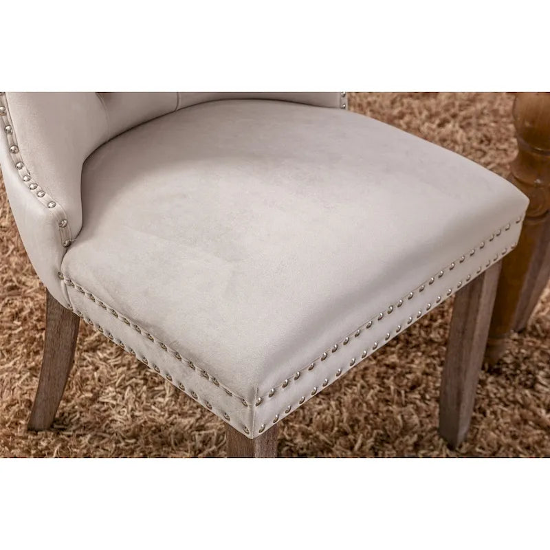 Chaise de salle à manger contemporaine haut de gamme en velours capitonné avec pieds en bois et clous décoratifs, lot de 2 pièces.