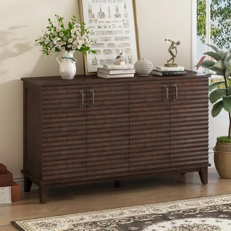 Grand buffet de rangement avec étagères réglables et poignées en métal
